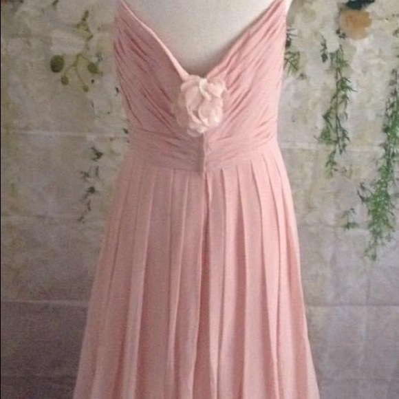 Dresses - Picture 3 of 4